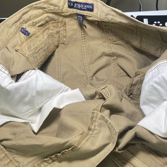 U.S. Polo Association Men's Cargo Shorts Size 44 Khaki Distressed Cotton - Picture 8 of 11